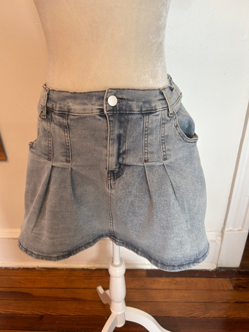 Light Wash Mini Denim Skirt - Casual Pleated Style